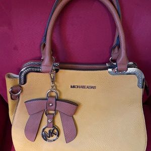 Beautiful designer inspired NWOT handbag